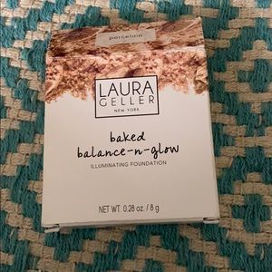 Laura Geller balance n Glow Foundation